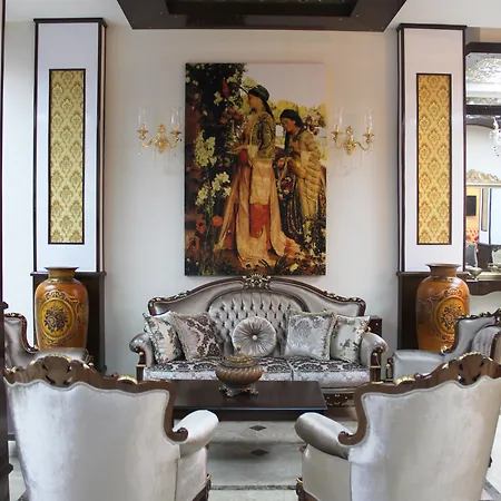 Grand Corner Boutique Hotel
