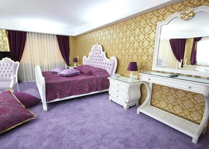 Grand Corner Boutique 4*