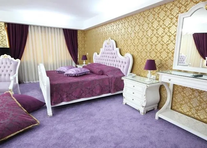 Grand Corner Boutique