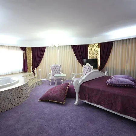 Grand Corner Boutique