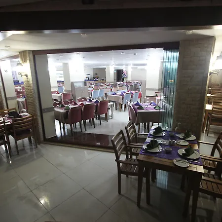 Grand Corner Boutique