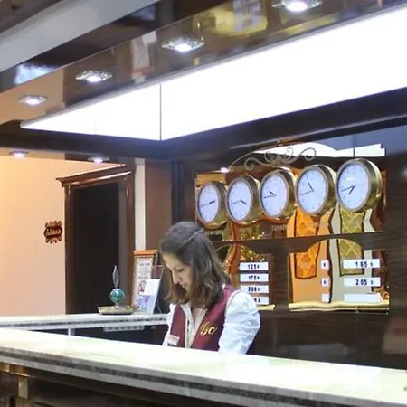 Grand Corner Boutique 4*