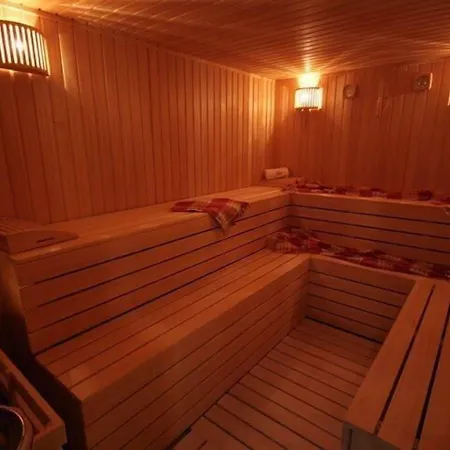 Grand Corner Boutique 4*