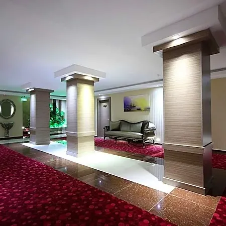 Grand Corner Boutique 4*