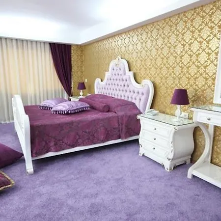 Grand Corner Boutique