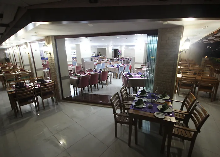 Grand Corner Boutique