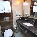 Grand Corner Boutique Hotel 4*
