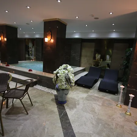 Grand Corner Boutique 4* İzmir
