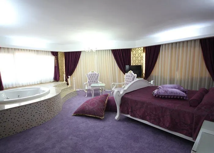 Grand Corner Boutique