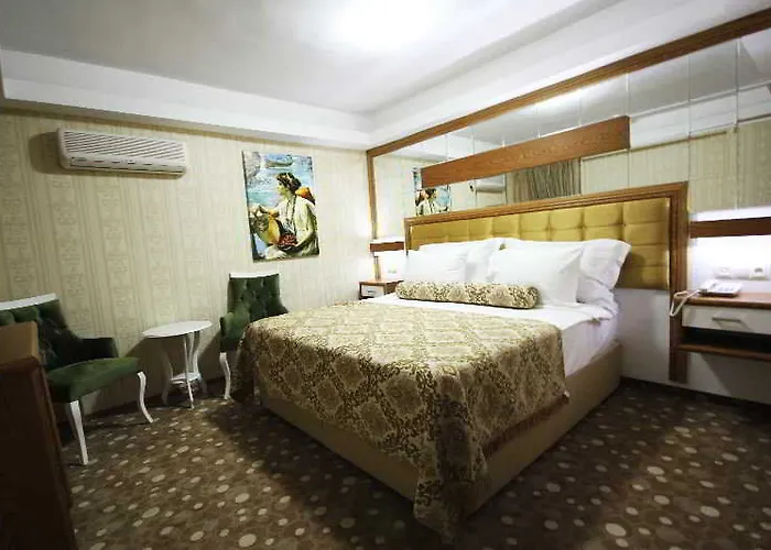 Grand Corner Boutique 4*